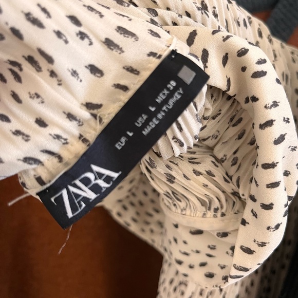 Stylish 6- Piece Clothing Bundle - Good American, Madewell, Zara & More! Size L - Picture 14 of 16